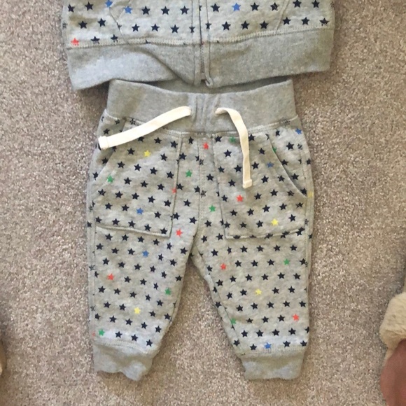 Baby gap Sweatsuit with stars - Picture 3 of 4